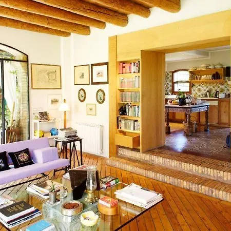Villa Bastia Sleeps 13