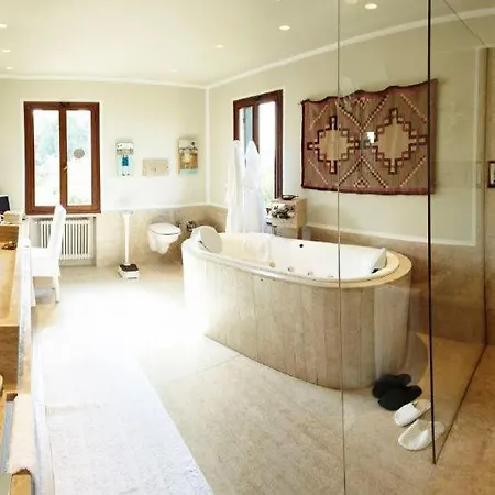 Bastia Sleeps 13 Rovolon