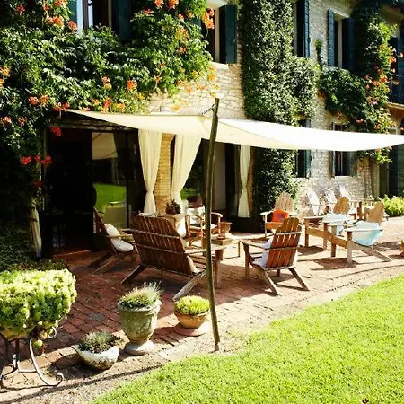 Bastia Sleeps 13 * Rovolon