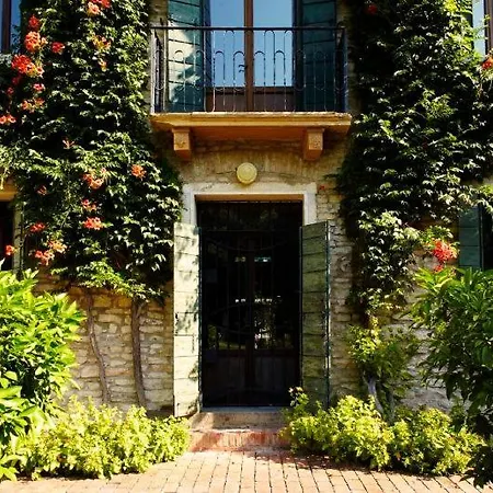 Bastia Sleeps 13 *